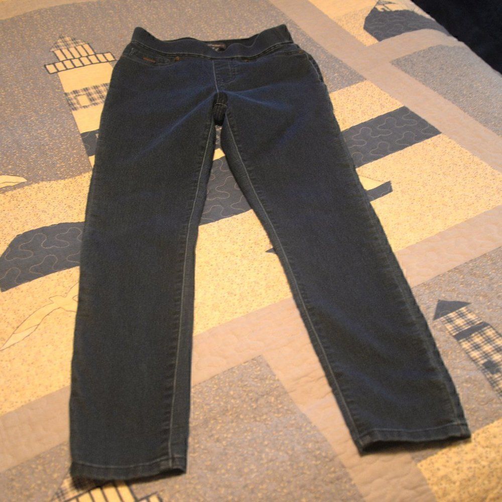 2/$10 Isaac Mizrahi Size 2 Pull-on Jeans MUST BUNDLE FOR THIS PRICE - Picture 1 of 7